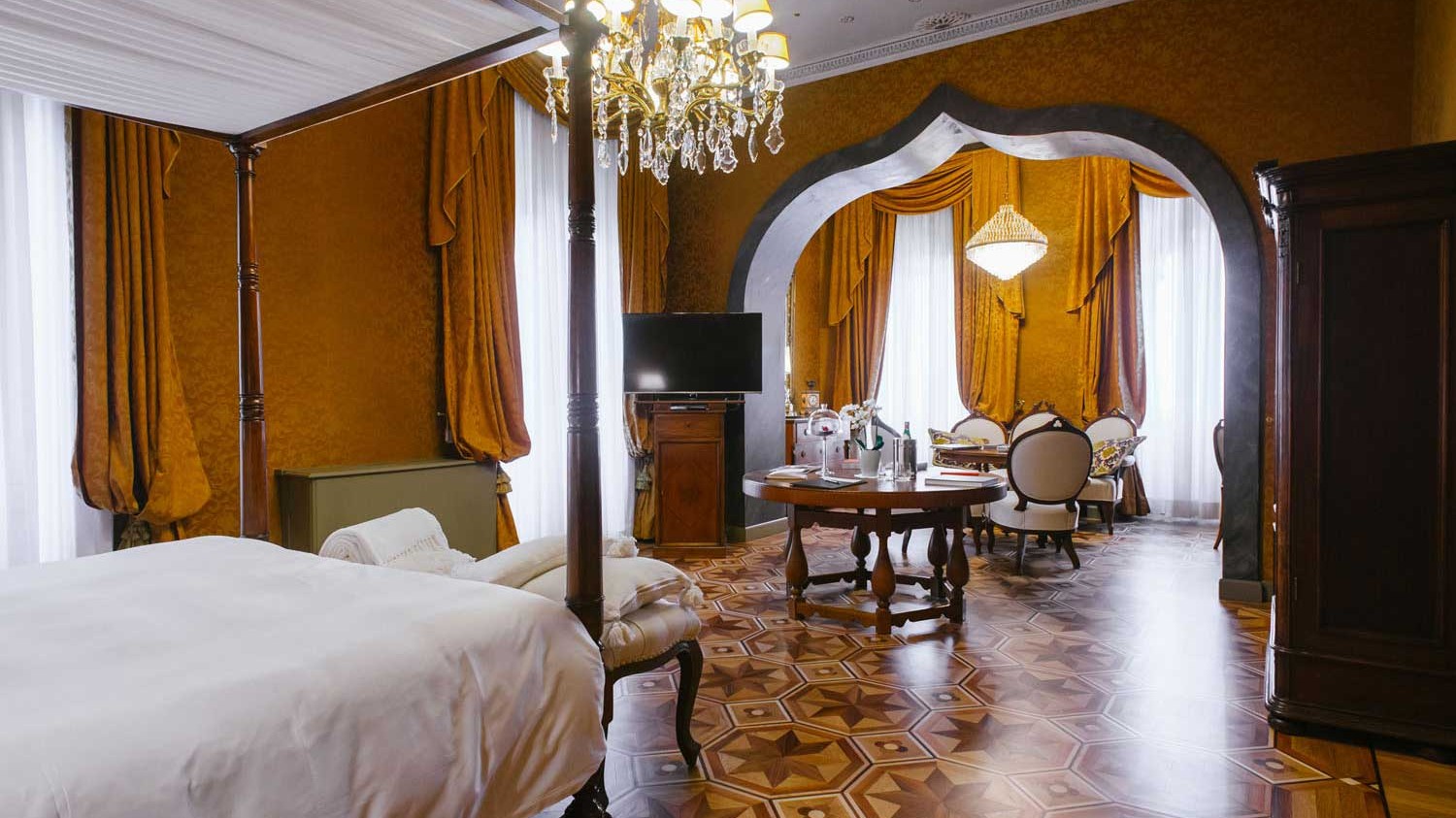 Villa Crespi Room