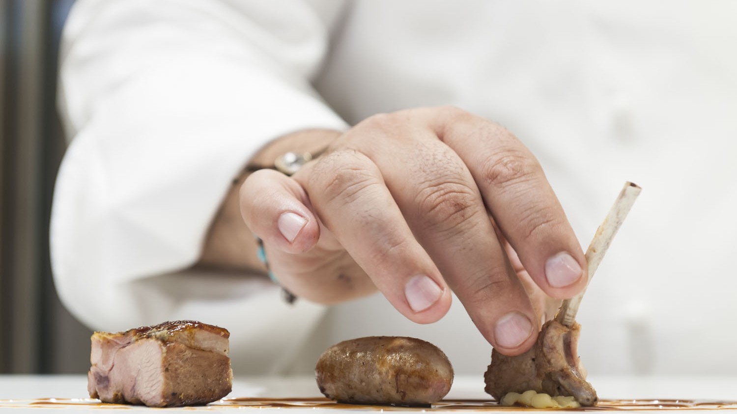 Antonino Cannavacciuolo in cucina